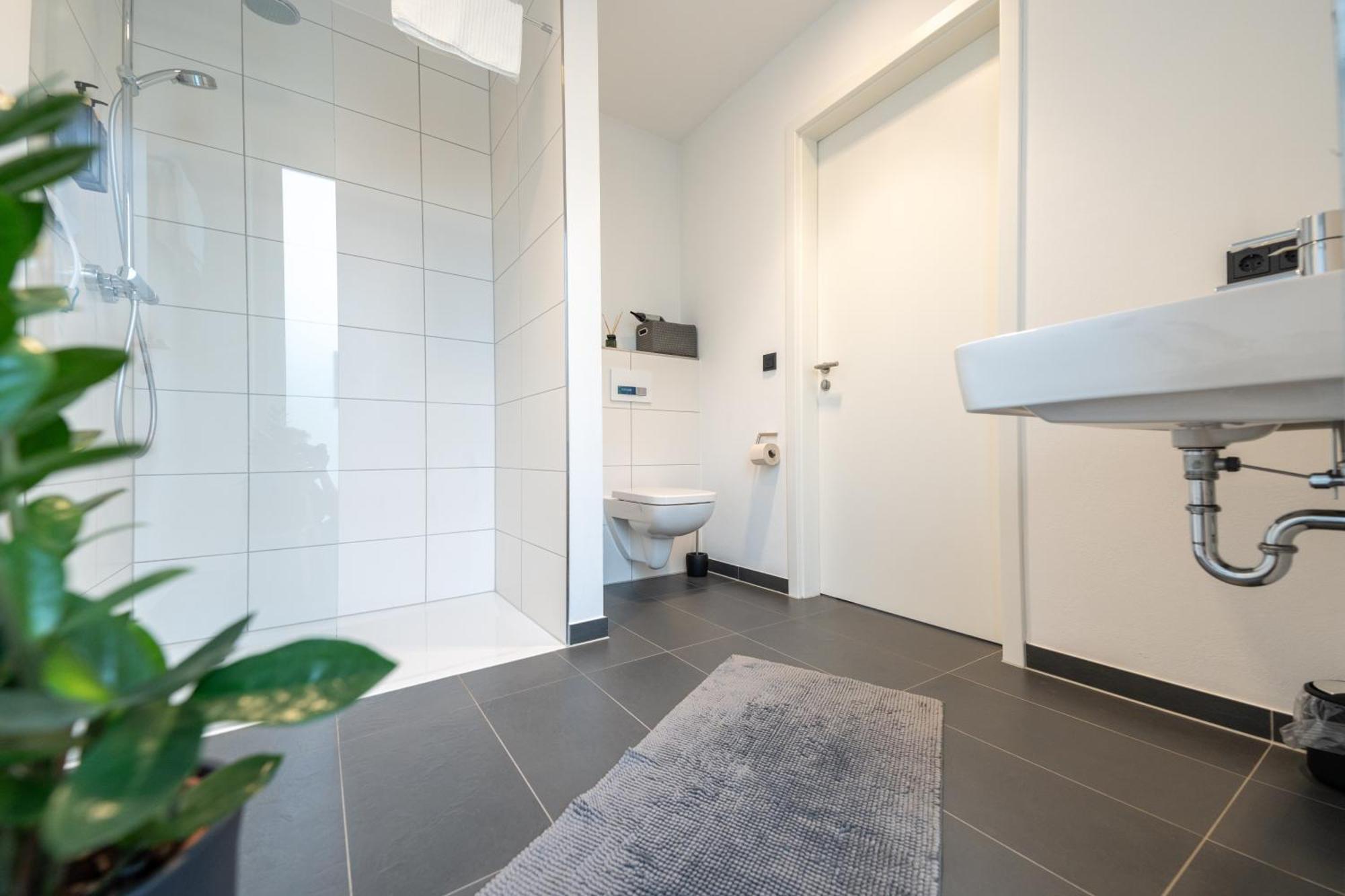 Zentral - Fuer 6 - 2X Frei Parken - Terrasse Apartment Giessen Luaran gambar